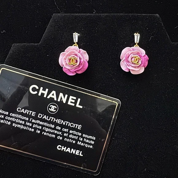 CHANEL PINK FLOWER EARRINGS - Picture 4 of 4
